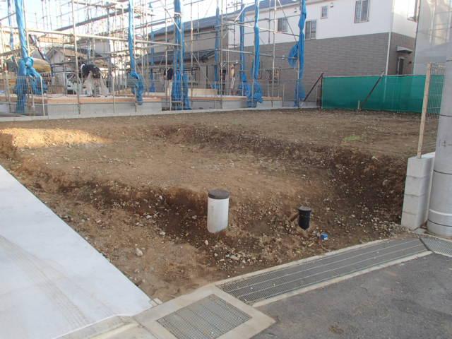 Local photos, including front road. Local (11 May 2013) Shooting