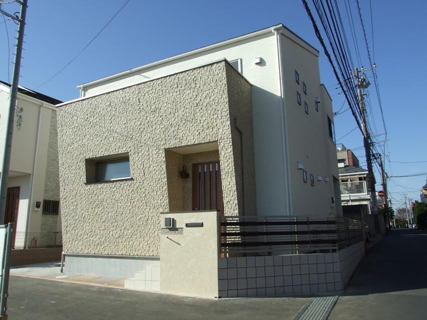 Building plan example (exterior photos). Standard specification area 96 sq m 1,700 million units (tax included)