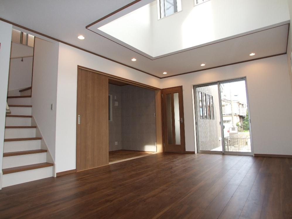 Building plan example (introspection photo). Textured flooring, Living-in stairs, Stairwell construction + Down Light