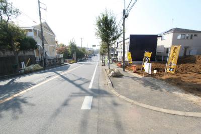 Local photos, including front road. Local (11 May 2013) Shooting