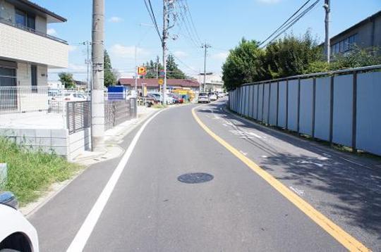 Local photos, including front road. Frontal road