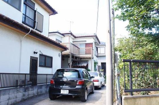 Local photos, including front road. Frontal road