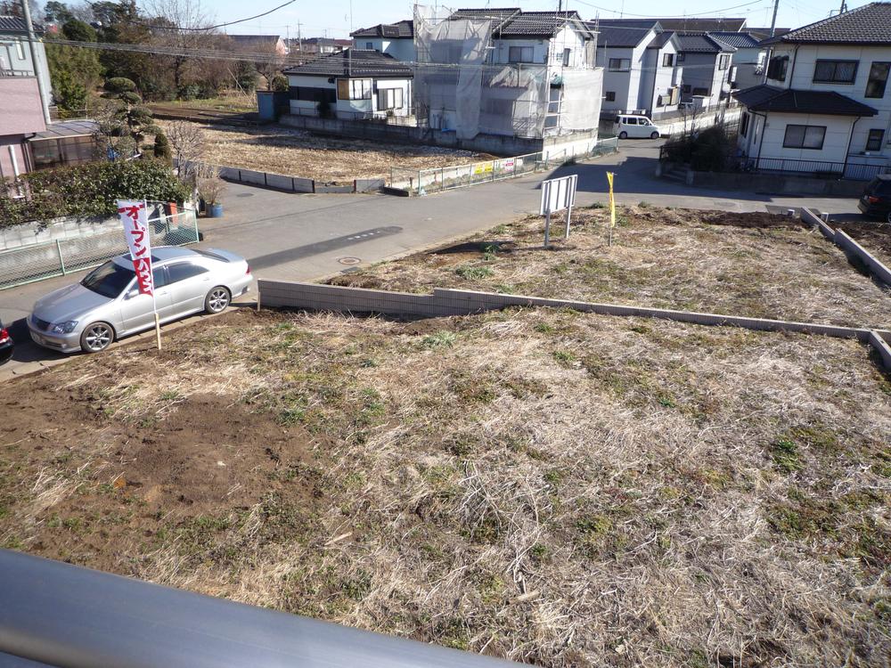 Local photos, including front road. Local shooting