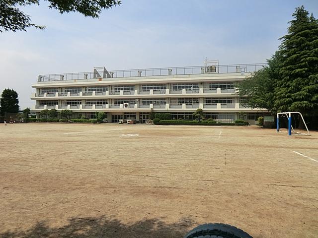 Primary school. 650m to Noda City Southern Elementary School