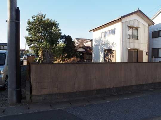 Local land photo. Property photos (taken from the side of the road)