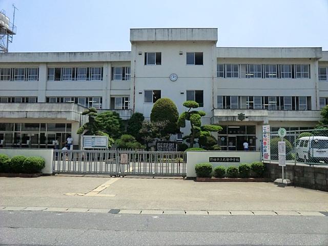 Junior high school. 350m to Noda City north junior high school