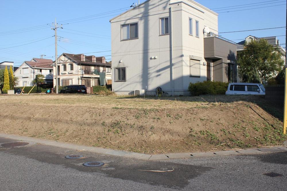 Local land photo. Southwest corner lot Construction completed