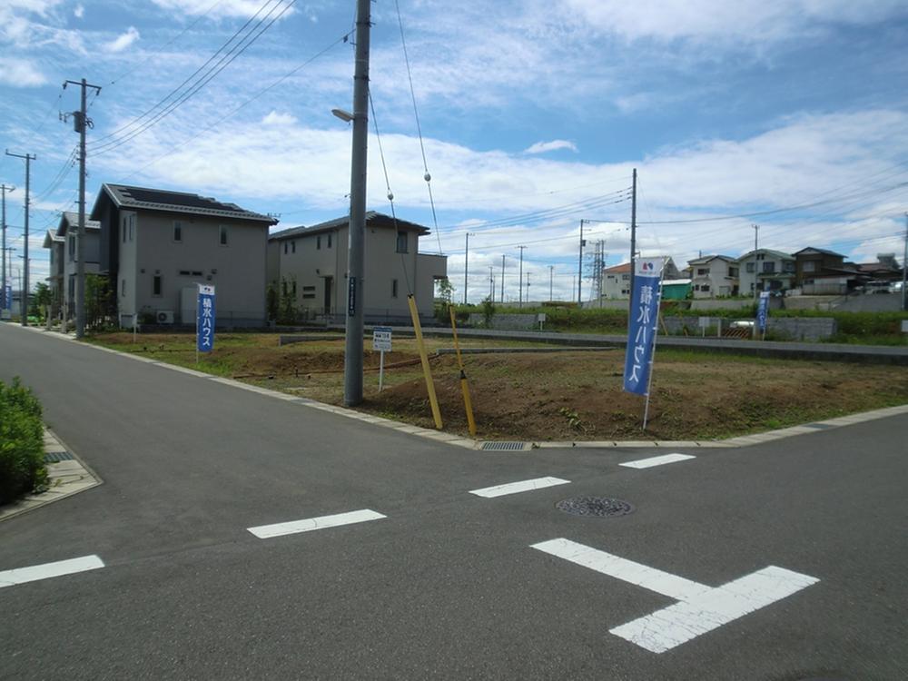Local land photo. Local (June 2012) shooting North Street Ward (13-8)