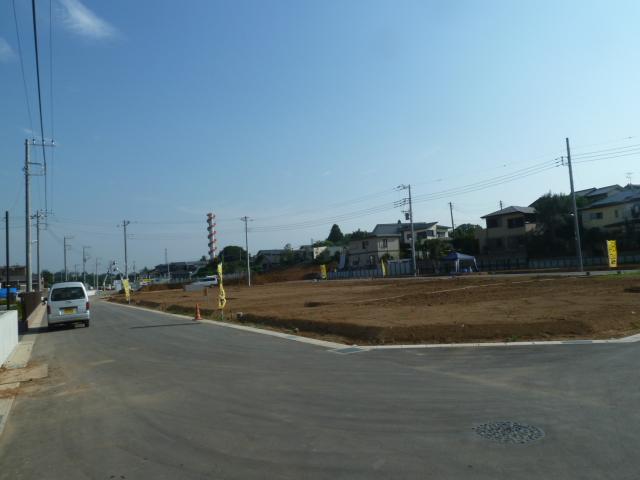 Local photos, including front road. Local (July 2013) Shooting