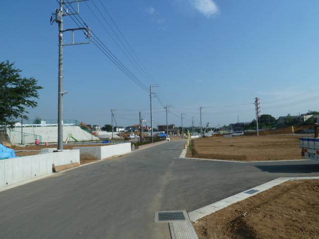 Local photos, including front road. Local (July 2013) Shooting