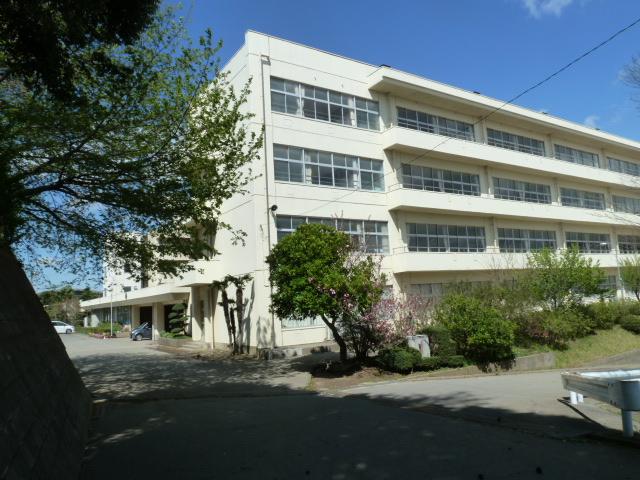 Junior high school. Usui 400m until junior high school