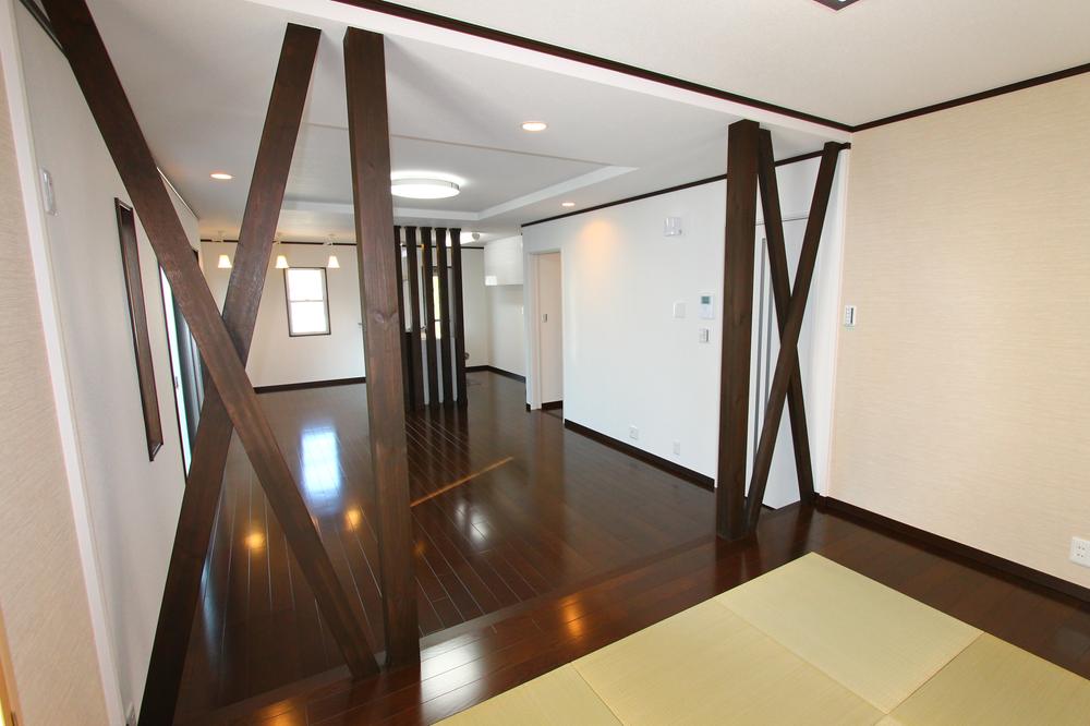 Building plan example (introspection photo). Arrange the tatami and flooring in modern. Japanese-style room that can be used for a variety of applications. 