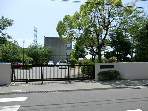 Primary school. Ojidai a 14-minute walk up to 1100m elementary school to elementary school