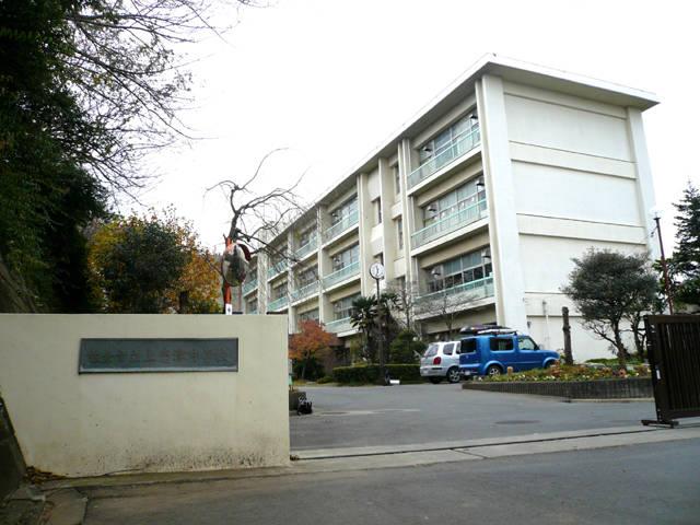 Junior high school. Kamishizu 1460m until junior high school