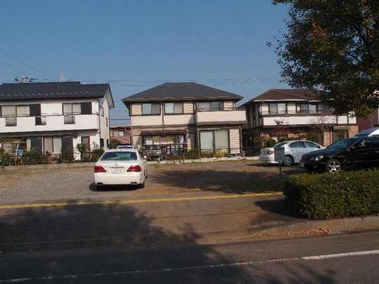 Local land photo. Local (currently, Is lending parking lot)