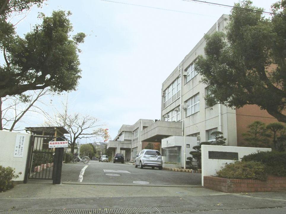 Primary school. 550m elementary school to Sakura City Tatsuma field stand elementary school, Since junior high school is near with confidence Okuridase the children. 