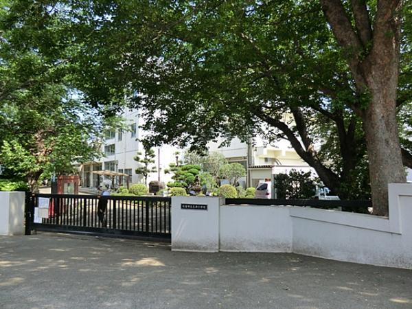 Primary school. Shizu a 12-minute walk from the 900m elementary school to elementary school!