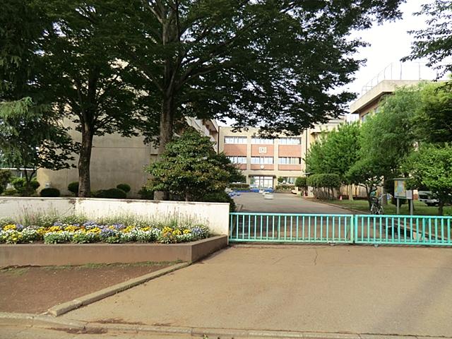 Primary school. 600m until Shirai City Namsan Elementary School