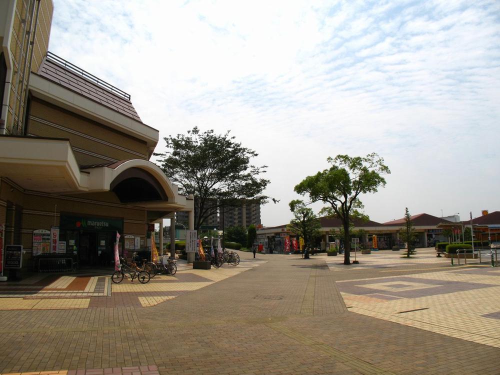 station. 1250m to the west Shirai Station