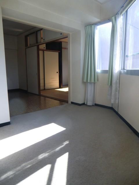 Non-living room. Sunroom