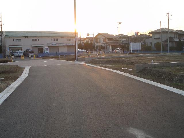 Local photos, including front road. 10-1