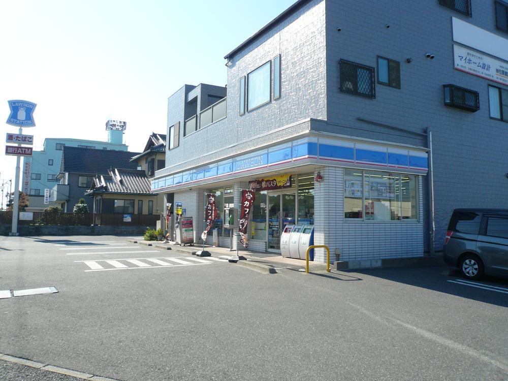 Convenience store. 500m to Lawson