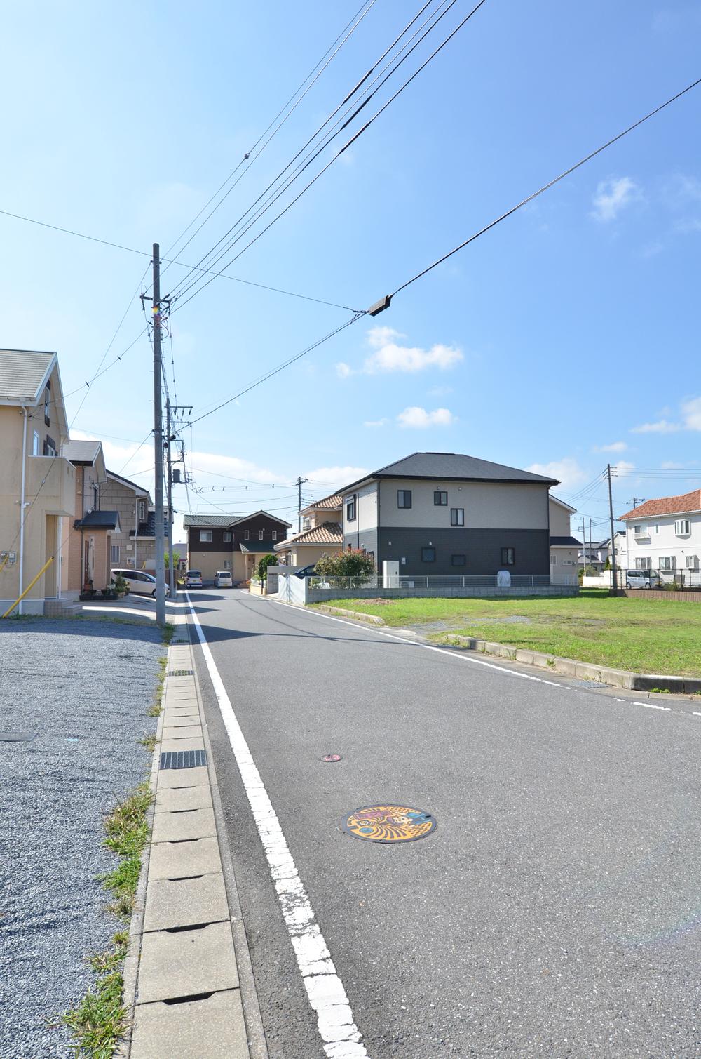 Local photos, including front road. Local (10 May 2013) Shooting