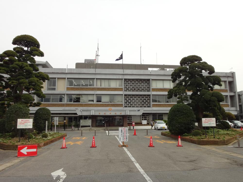 Government office. Togane 1605m to city hall