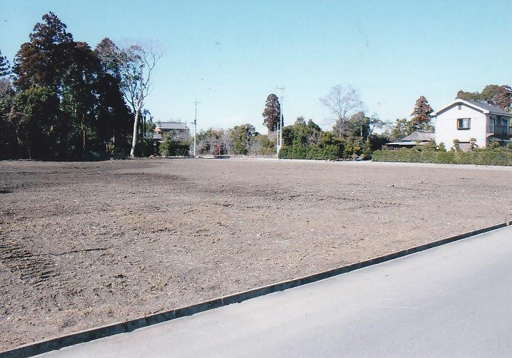 Local land photo. Good day in the construction completed