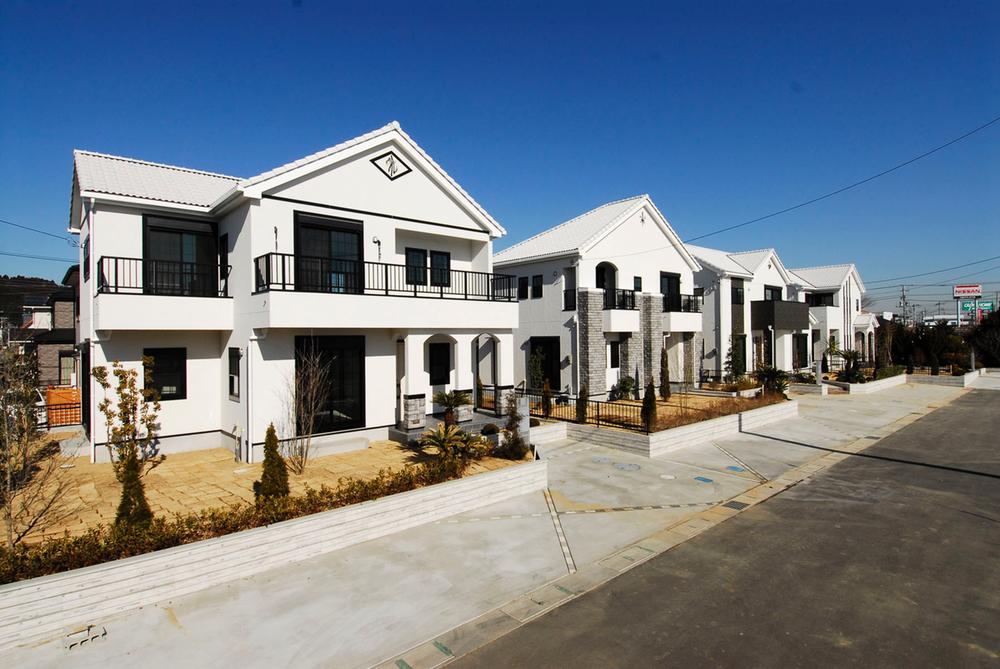 Sale already cityscape photo. Sale already the city average