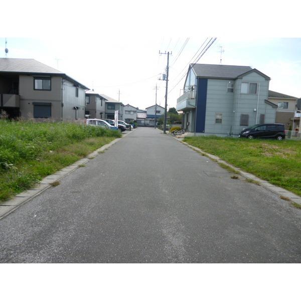 Local photos, including front road.  ◆ Frontal road