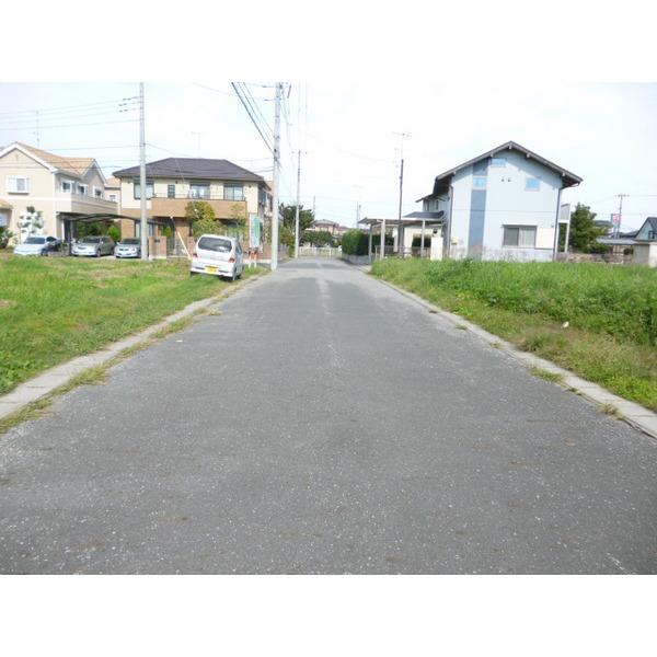 Local photos, including front road.  ◆ Front road (2)