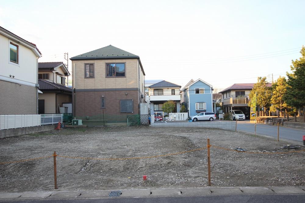 Local land photo. Shooting right now, There a vacant lot