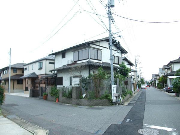 Local land photo. It is a good location of with road. 