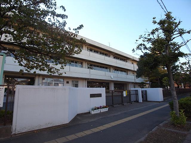 Junior high school. Mimyo River 200m up to junior high school