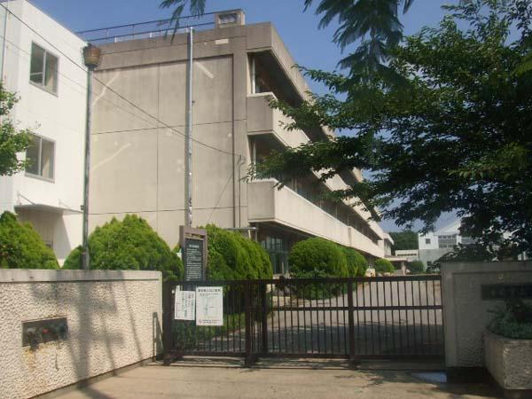 Junior high school. 1160m to Urayasu Mihama junior high school ~ Walk from Urayasu Mihama junior high school about 15 minutes ~