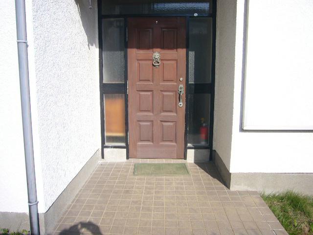 Other local. Entrance