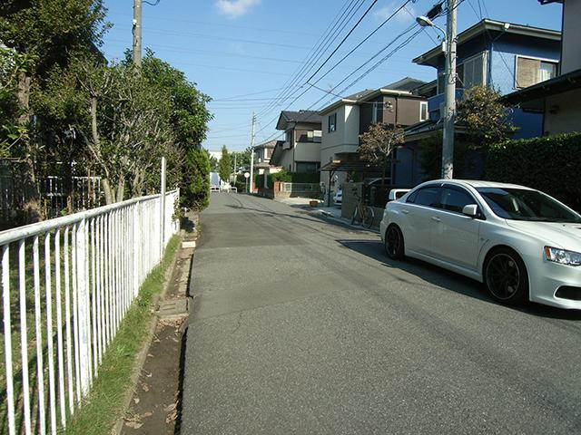 Local photos, including front road. Frontal road