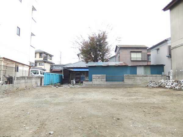 Local land photo. It is very sunny land in the south road.