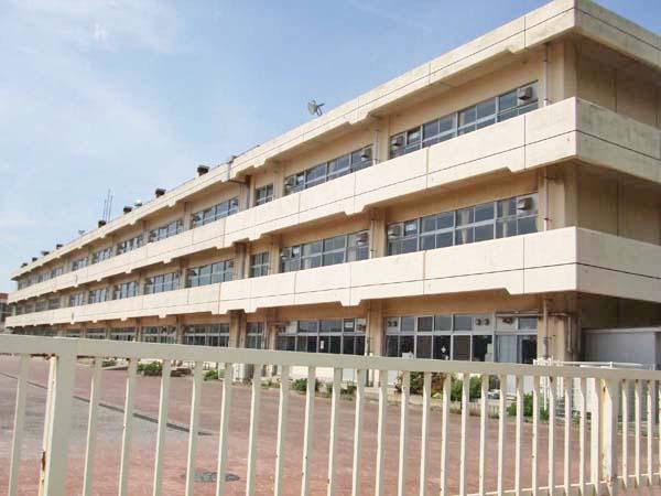Primary school. Urayasu Mihama Minami Elementary School 240m to ~ About walking up to Urayasu Mihama Minami Elementary School 3 minutes ~