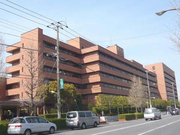 Other. There is Juntendo University Hospital within walking distance