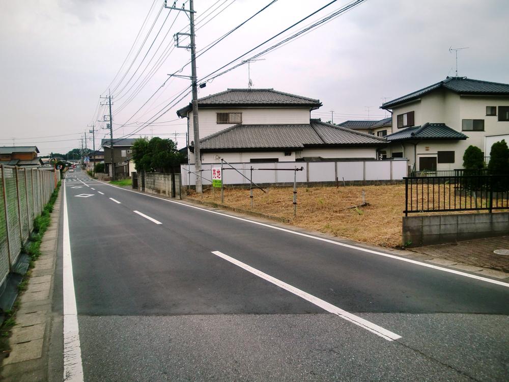 Local photos, including front road. Local (July 2013) Shooting