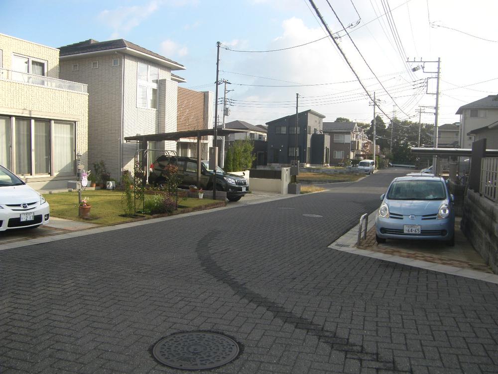 Other. Because of the hill, There is no also tall buildings around. Day is good. 