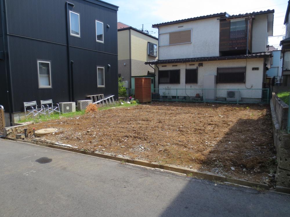 Local photos, including front road. Local (September 2013) Shooting