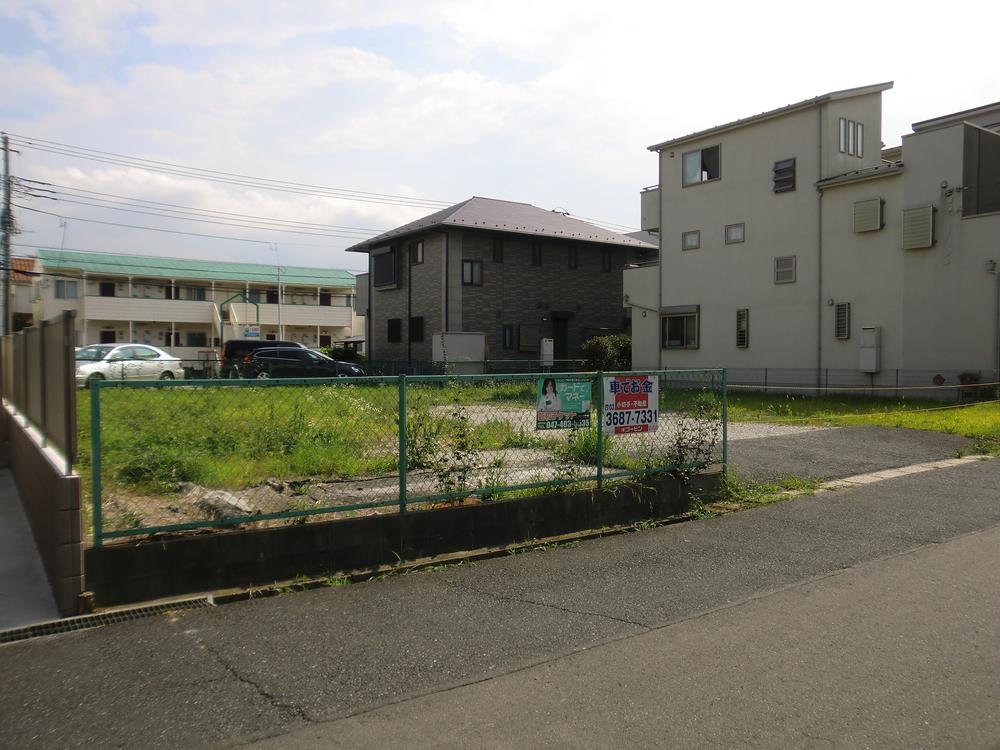 Local photos, including front road. Local (July 2013) Shooting