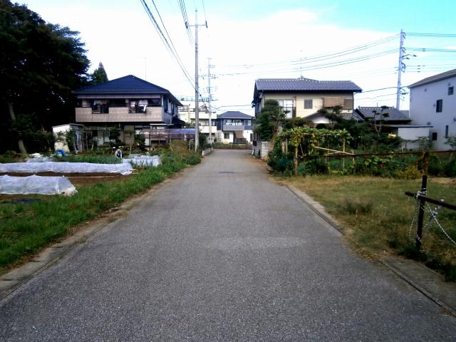 Local photos, including front road. Local (10 May 2013) Shooting
