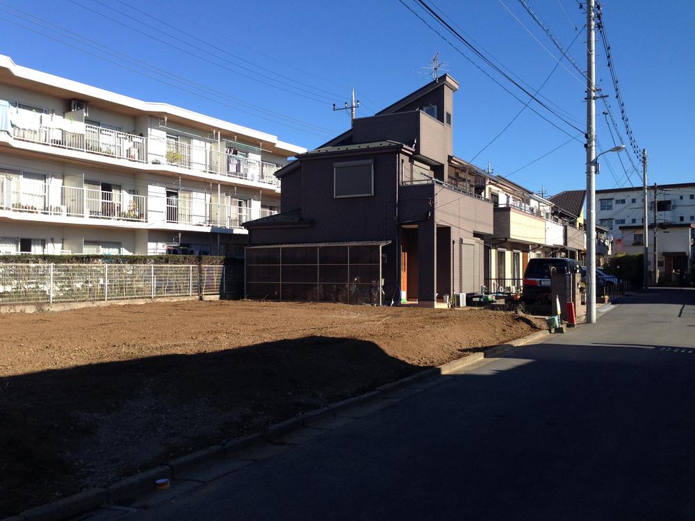 Local photos, including front road. Front road (January 2014) Shooting