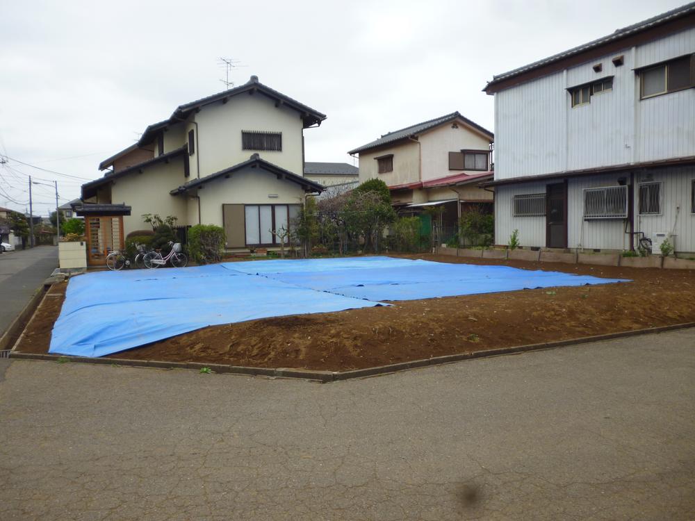 Local photos, including front road. Local (April 2013) Shooting