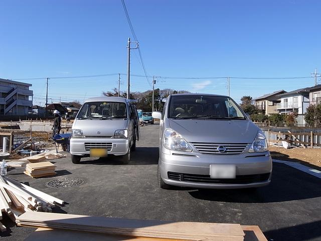 Local photos, including front road. Ready-to-delivery