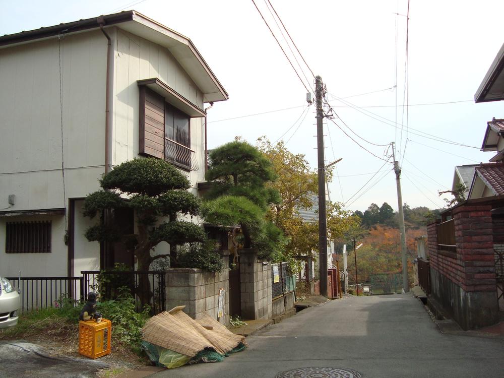 Local photos, including front road. Yang per good for the front southwestward